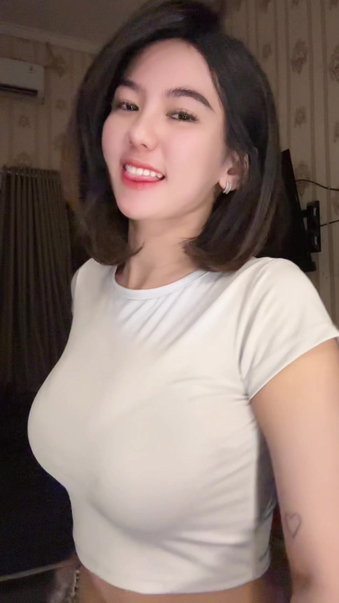 @adhia