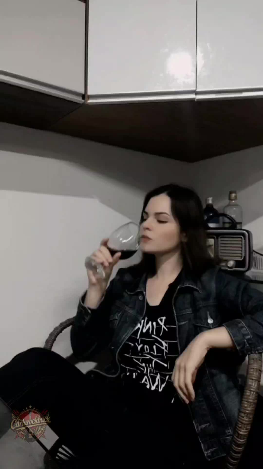 @𝑪𝒂𝒓𝒍𝒂𝑹𝒐𝒄𝒌𝑩𝒂𝒄𝒌