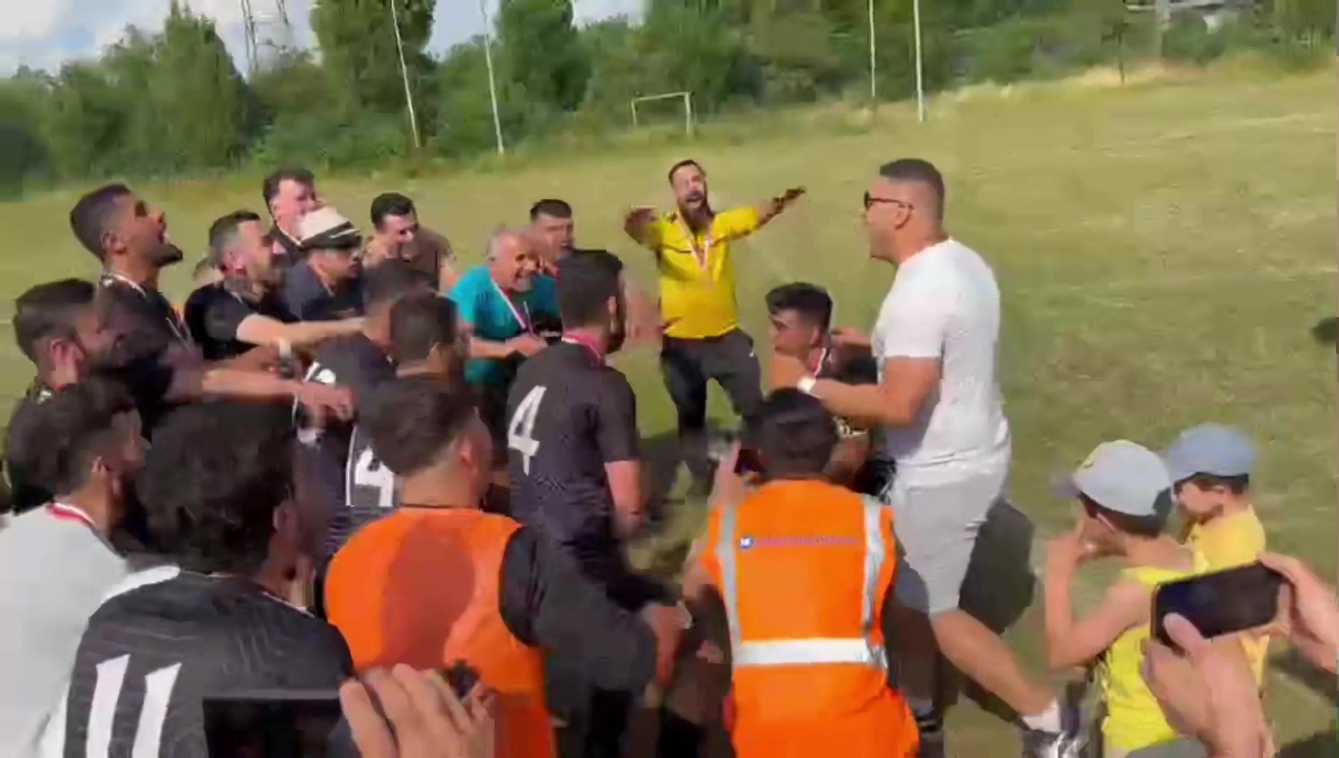 @Kîne Em Halle e.v نادي كينا ام
