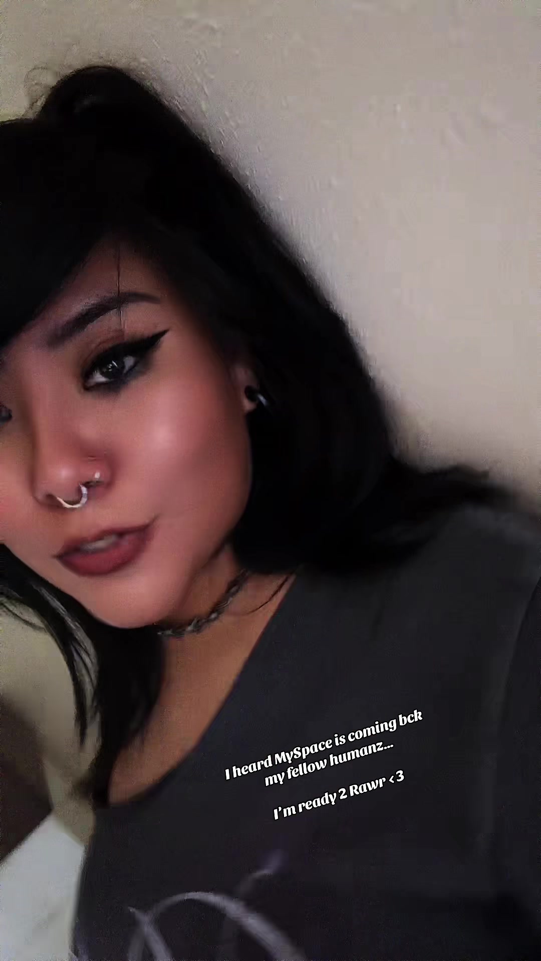 @LyS<3
