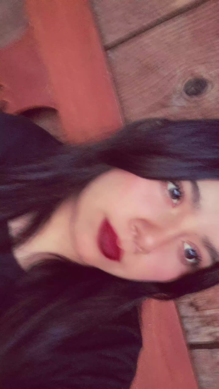 @𝒦𝑒𝓎𝓁𝒾 𝐻𝑒𝓇𝓃𝒶𝓃𝒹𝑒𝓏