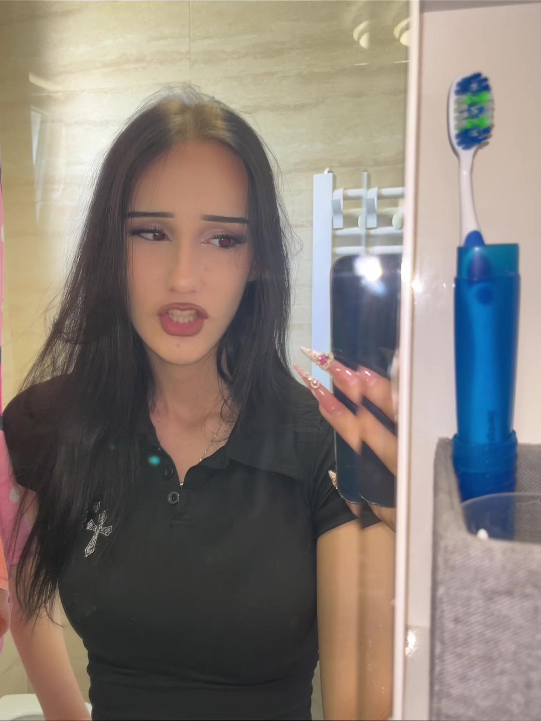 @кäја 🧛🏻