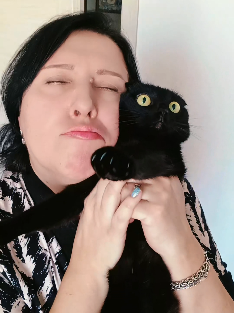 @ИрА😹Эля🐾🐾 ✔