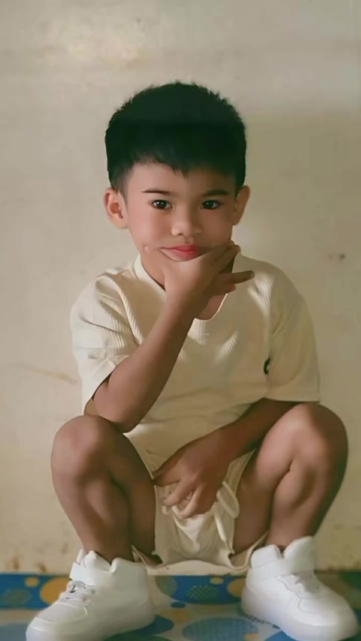 @aguinaldo lyn