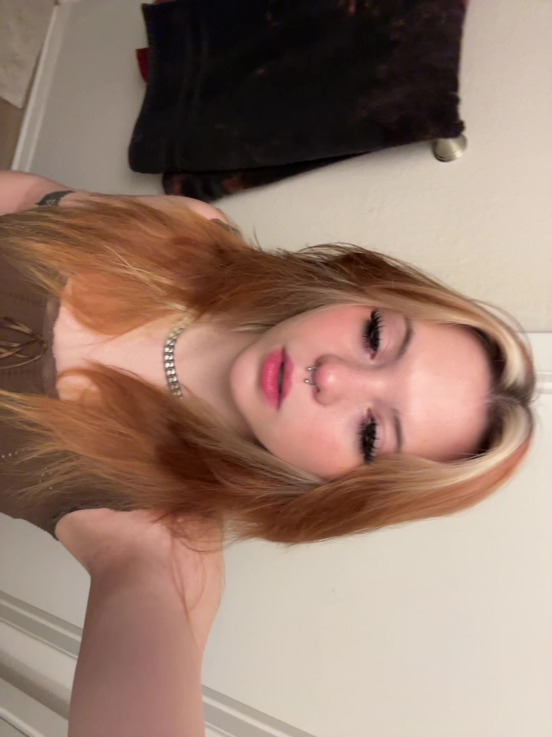 @:3
