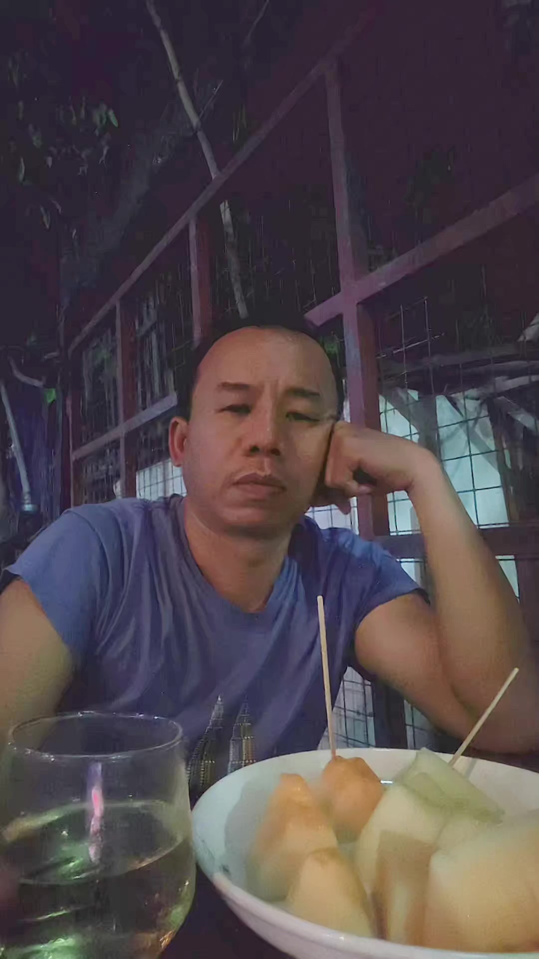 @ဦး မိုးမြင့်