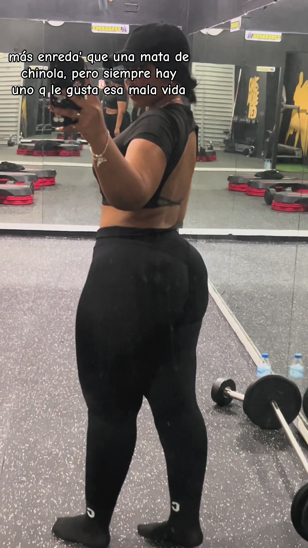 @nicol__canela
