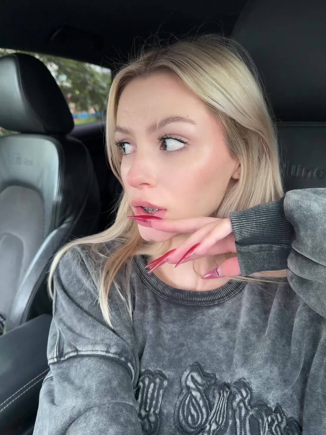 @Daxaxa