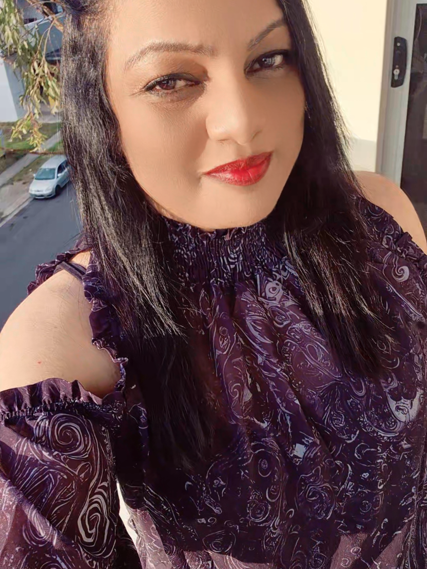@♥️shadhna singh♥️