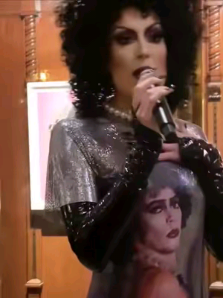 @the queeniest queen
