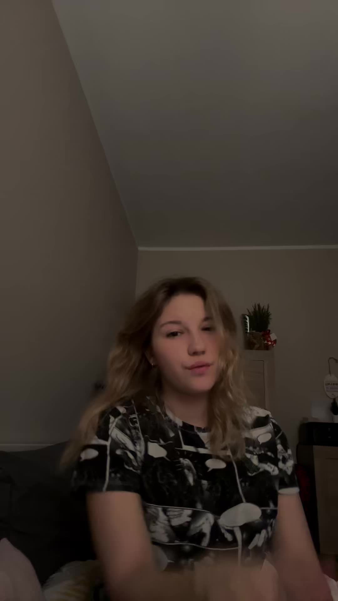 @Julka🏳️🌈❤️