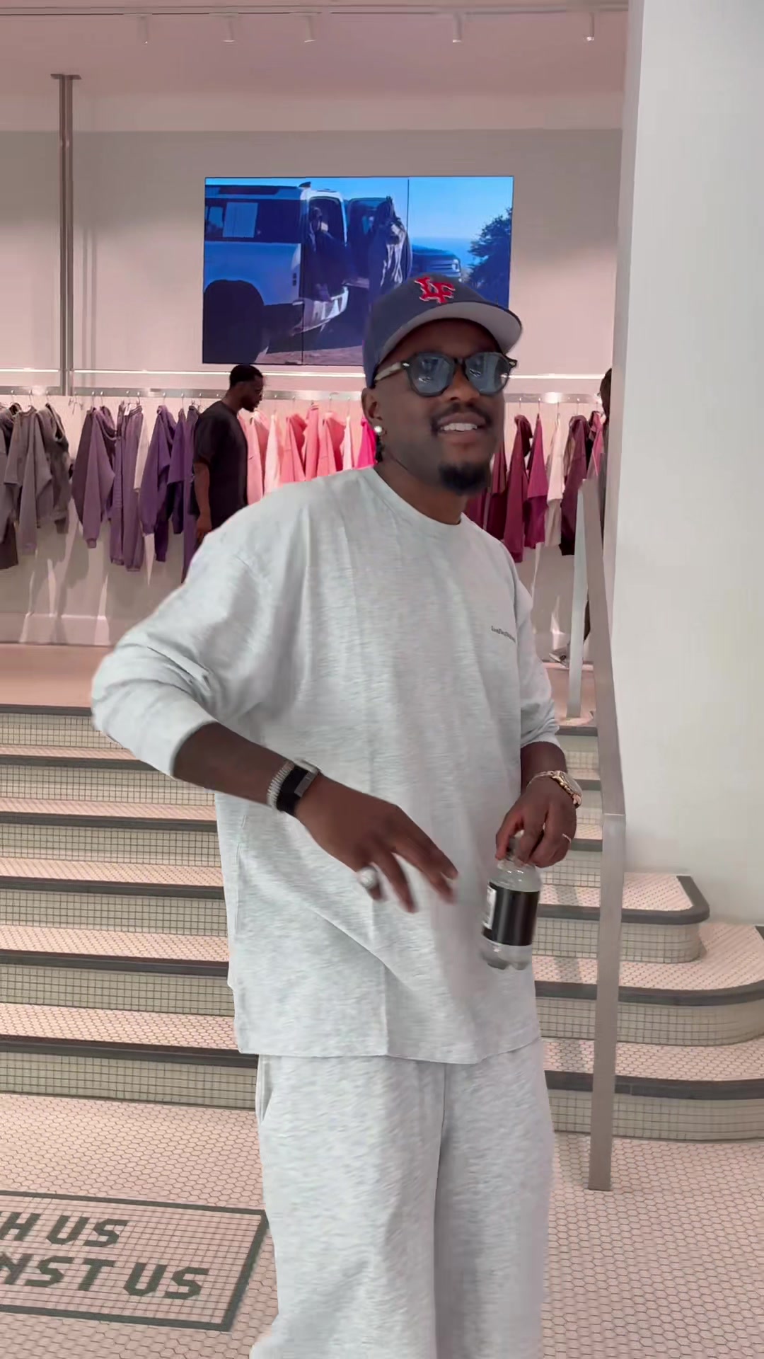 @Guy2Bezbarofficial