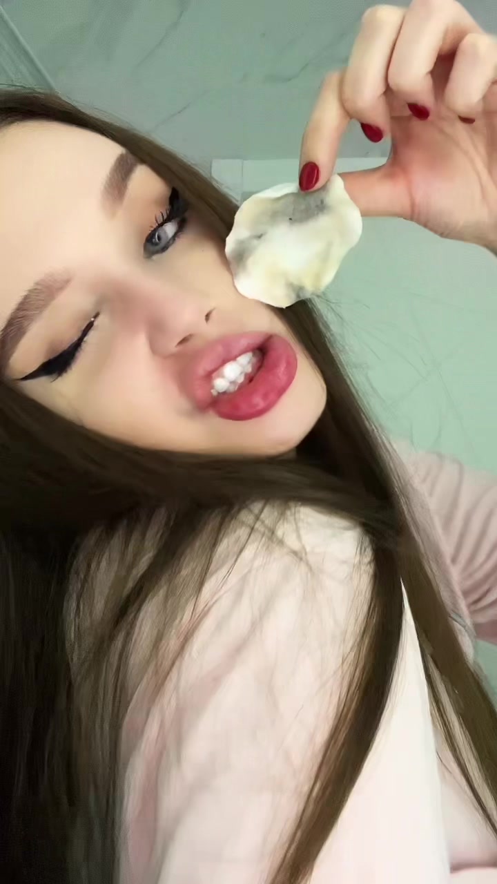 @adelina