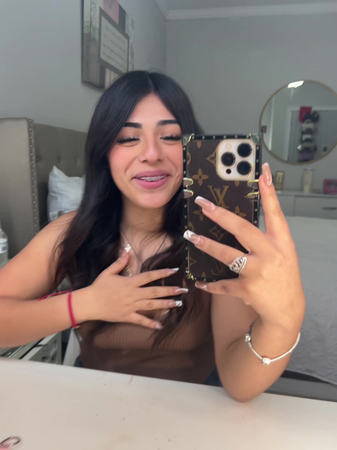 @Alondra.