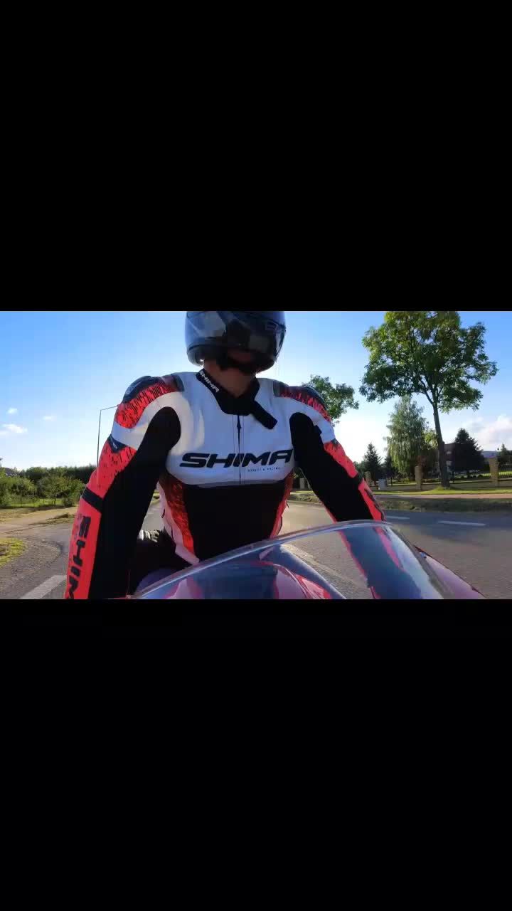@Radek 🏍️