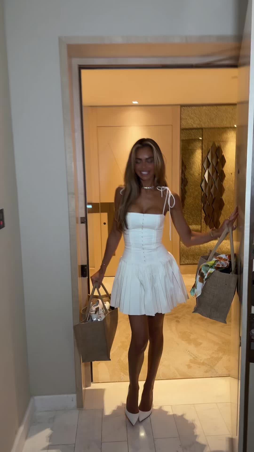 @isabellaellislawson