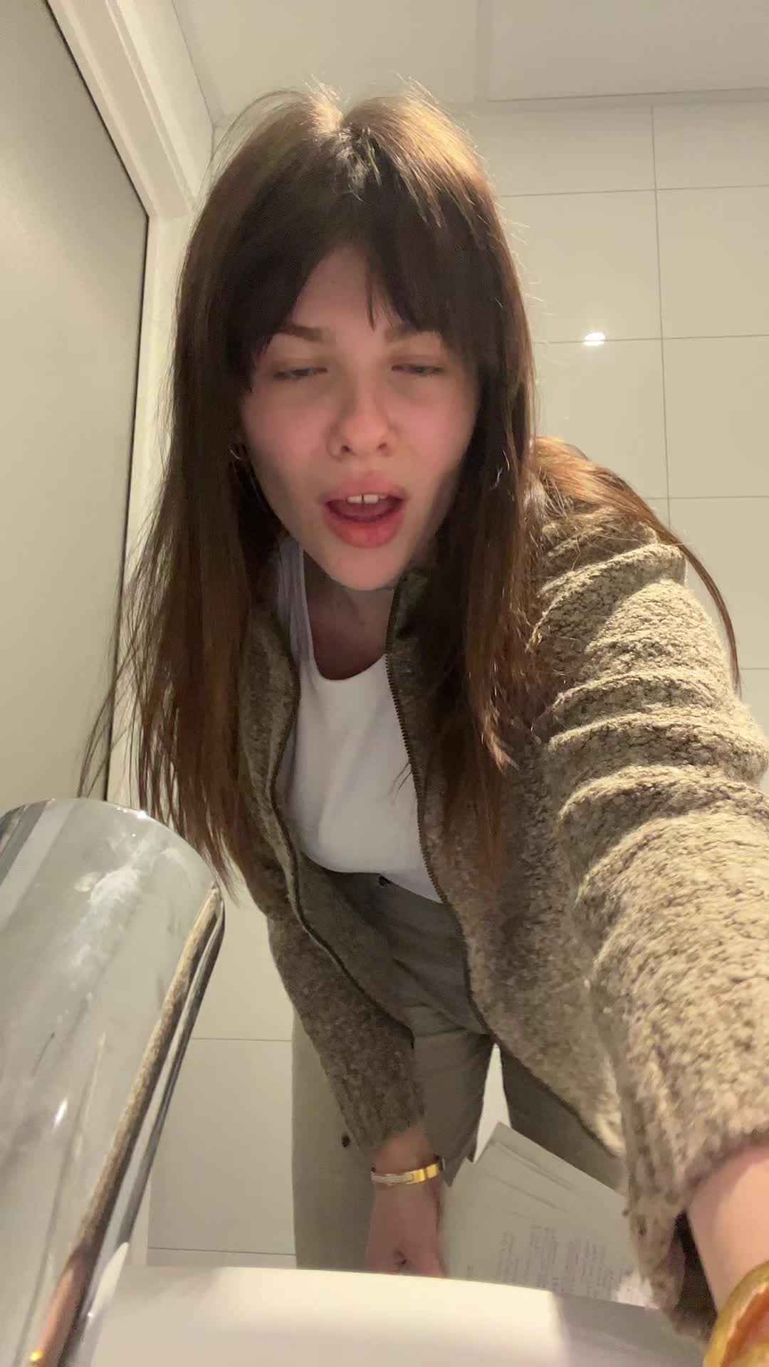 @esther
