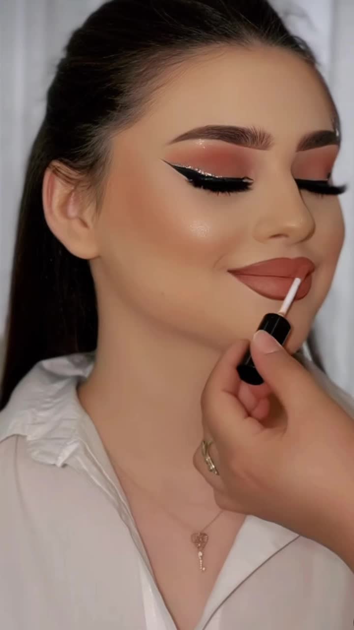 @&Aacute;fricamakeup_essence