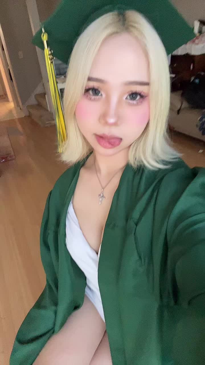 @chloe
