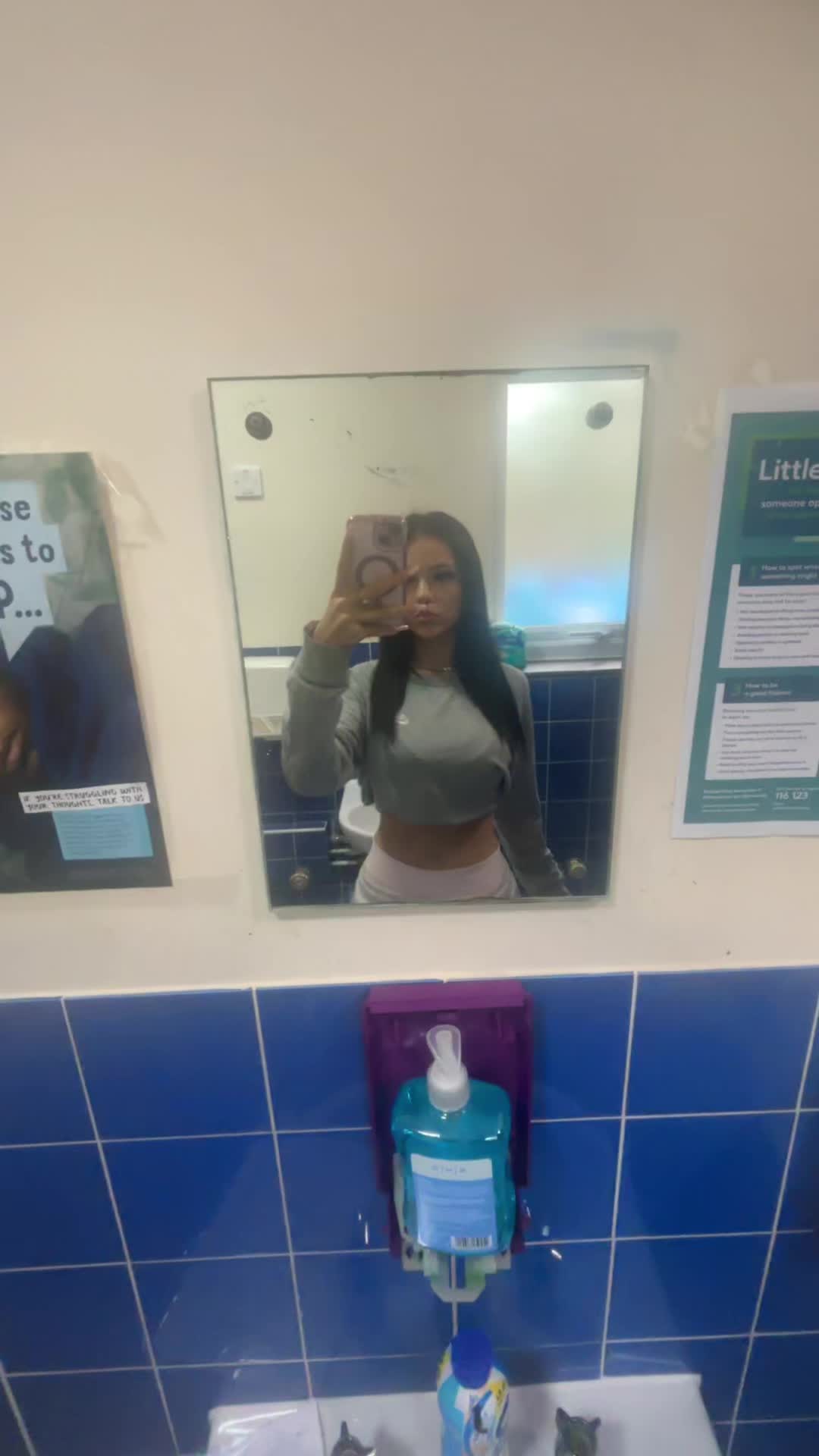 @laceyreevesxoxo