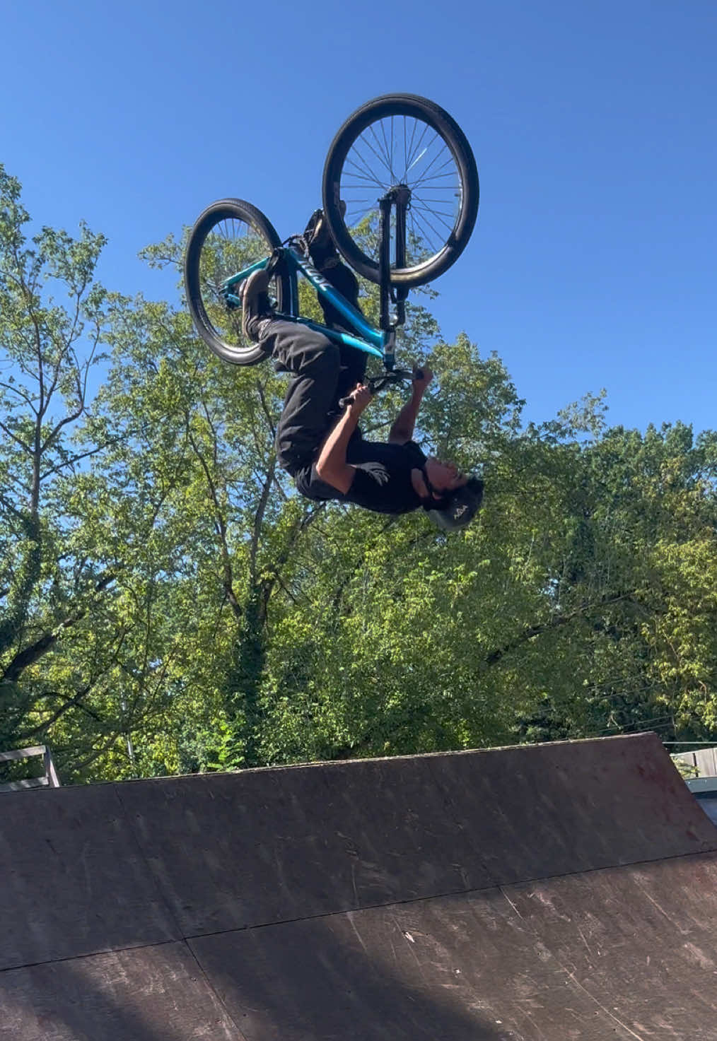 @Johnnyschmidt_mtb