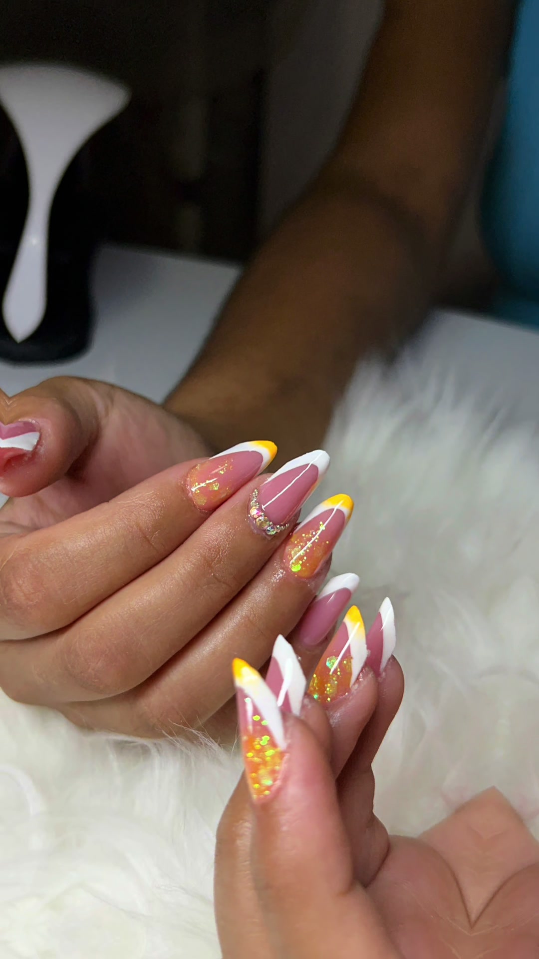 @Nails_vil&aacute;g