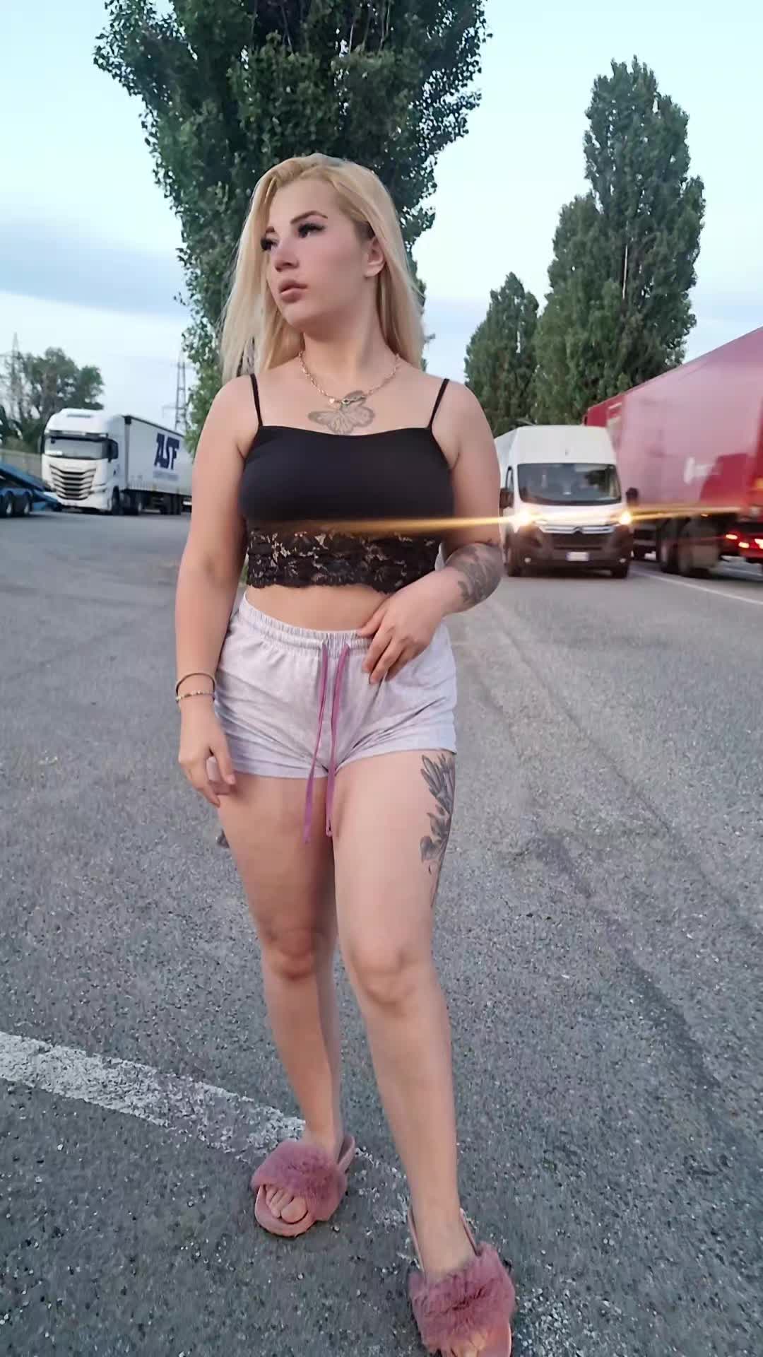 @Ionela blondyna