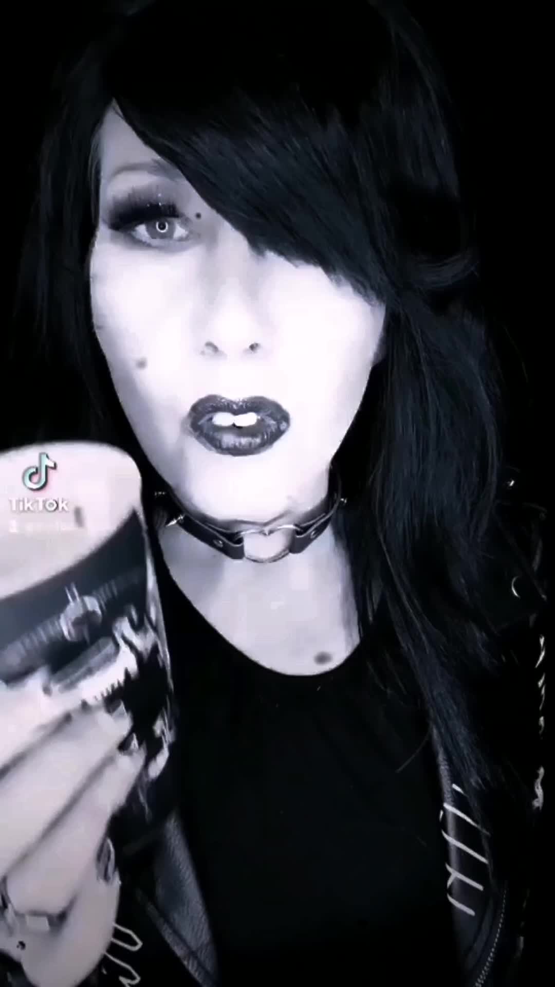 @🖤🎼Kikki🎼🖤