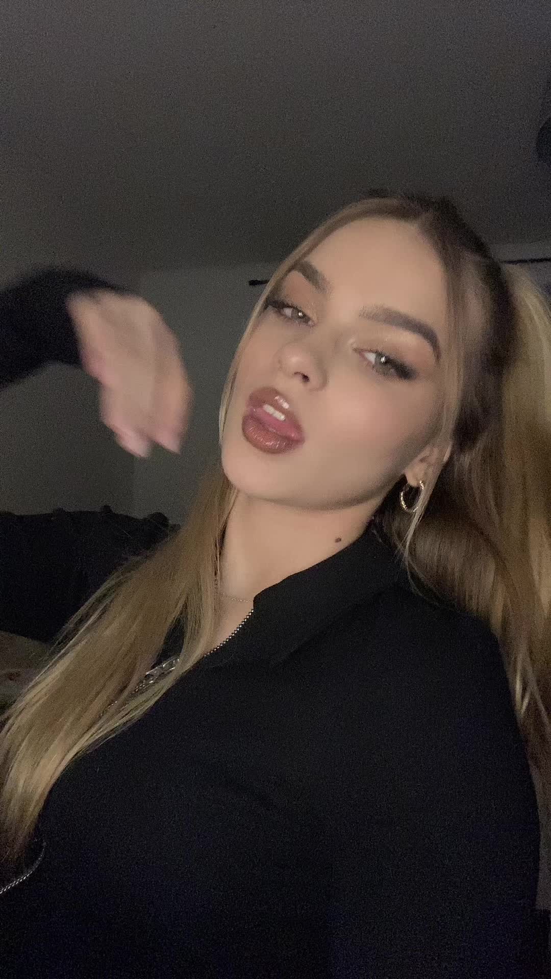 @wxyziaiaj