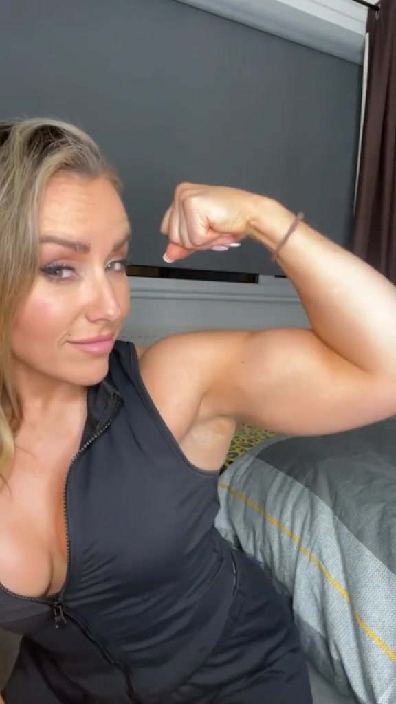 @Girls Biceps