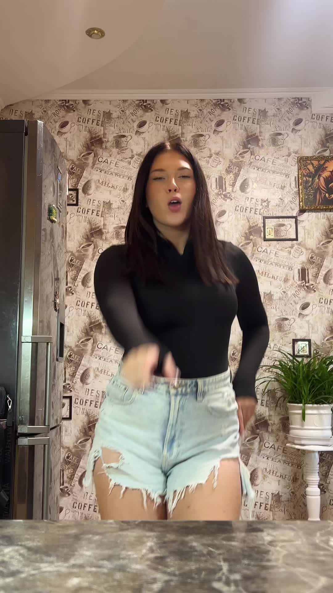 @𝑫𝑱𝑼𝑳𝑰𝑨