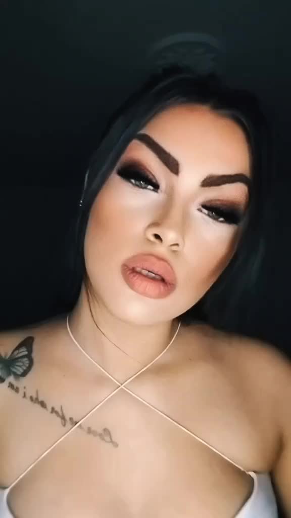 @V.Vikt&oacute;ria💋