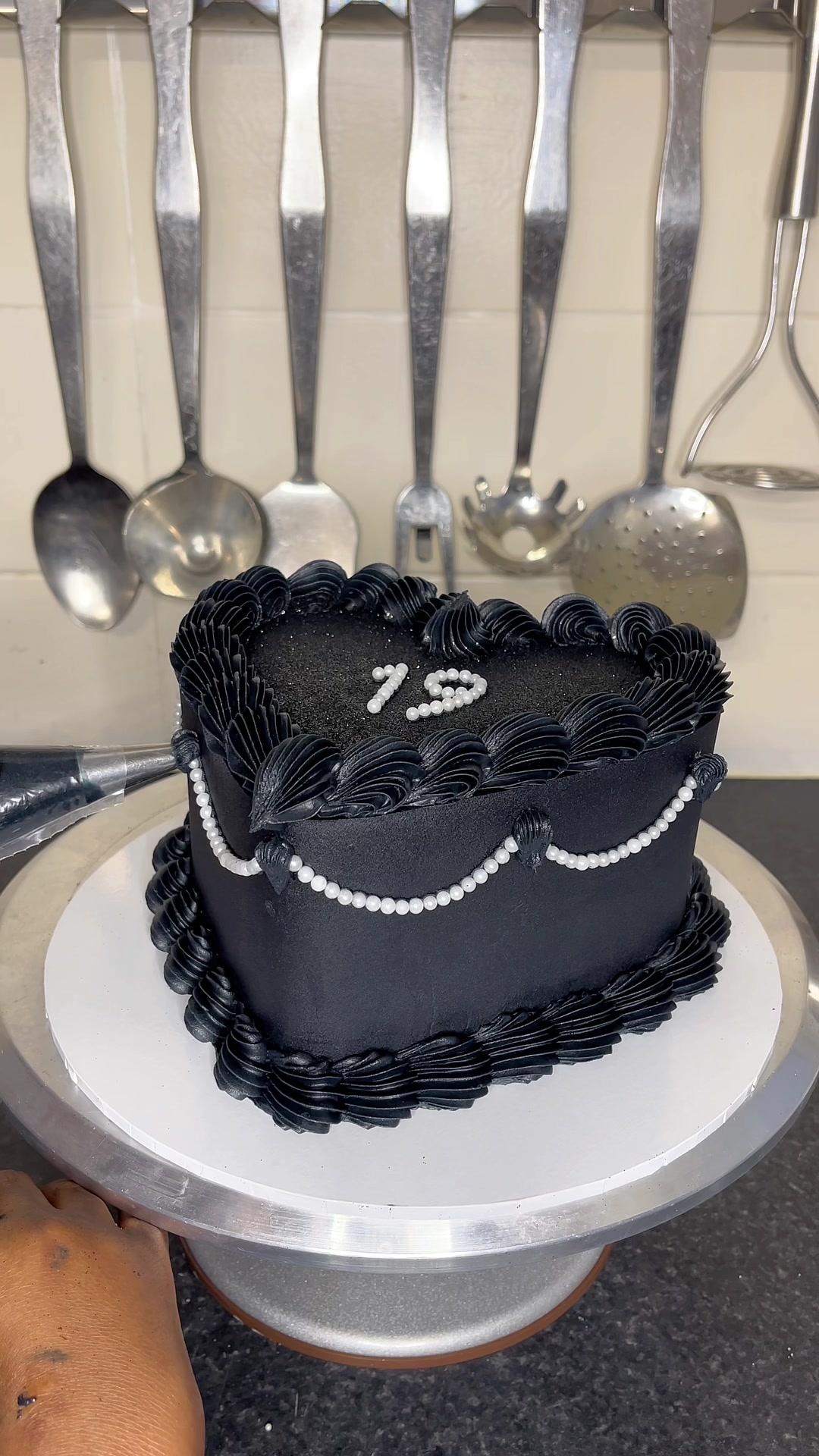 @KutiwaCakes