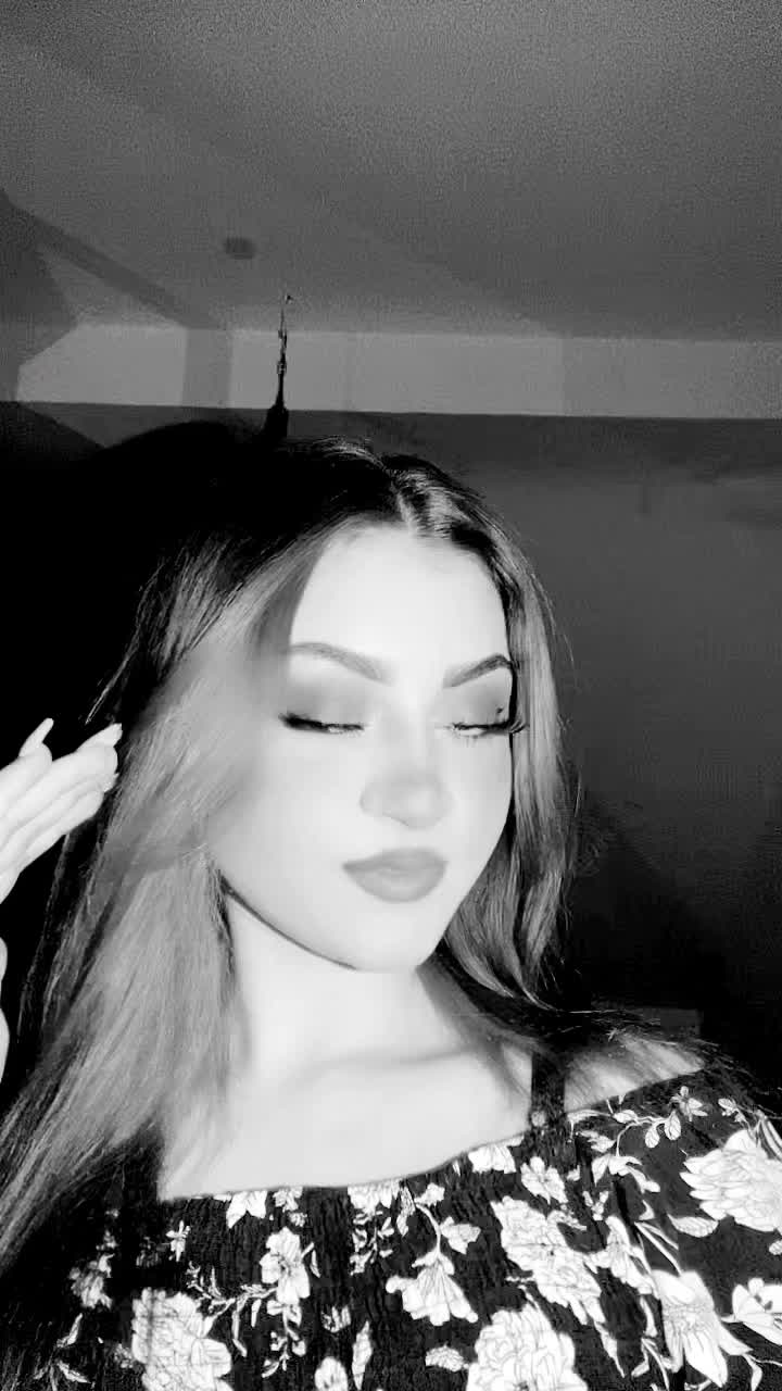 @ℳ𝑒𝓁𝑒𝓀..🪶