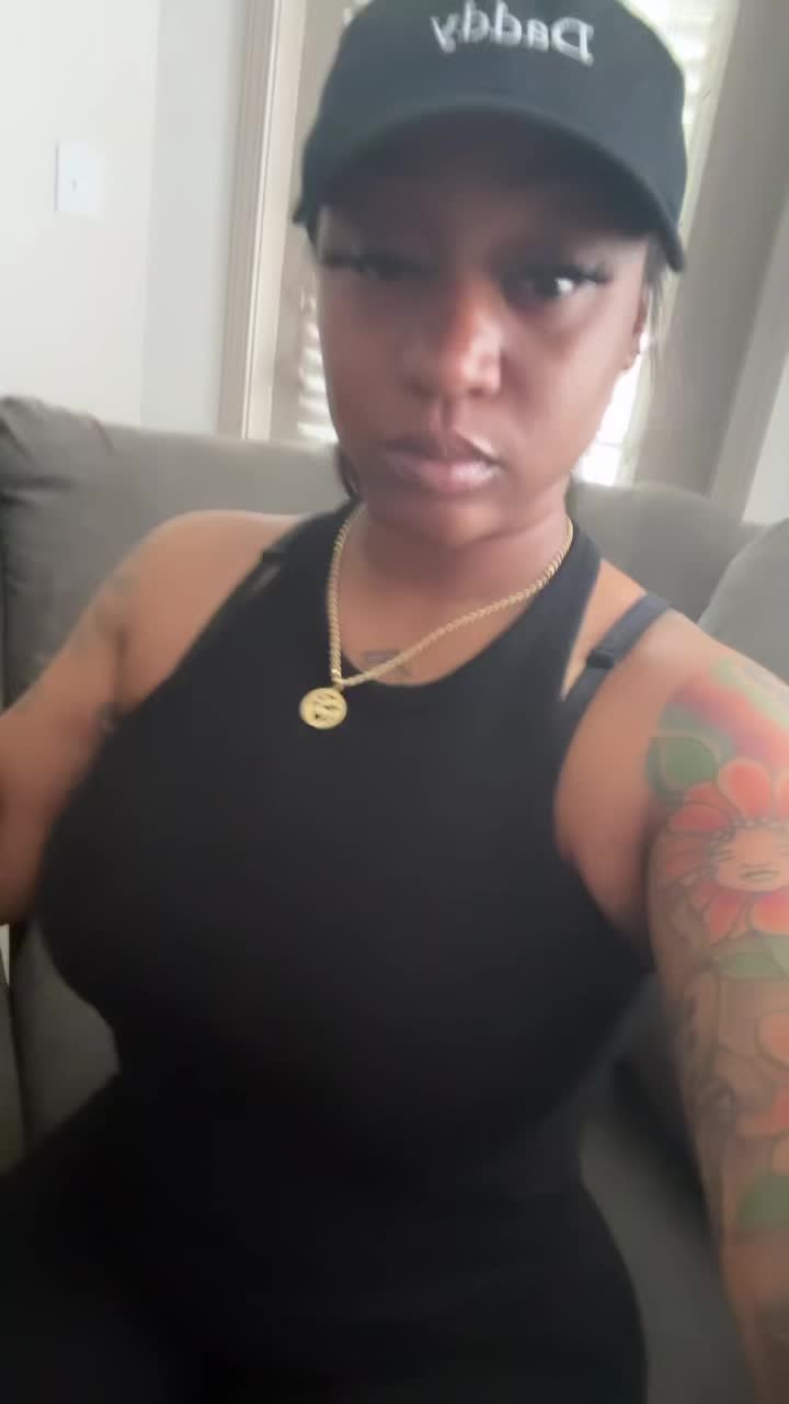 @DomTheMom! ๐