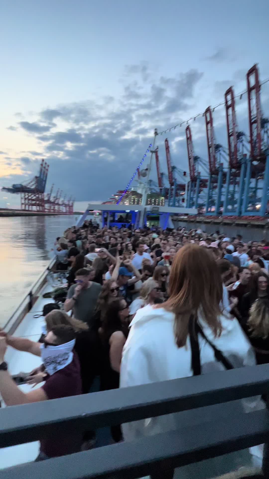@Techno Dampfer