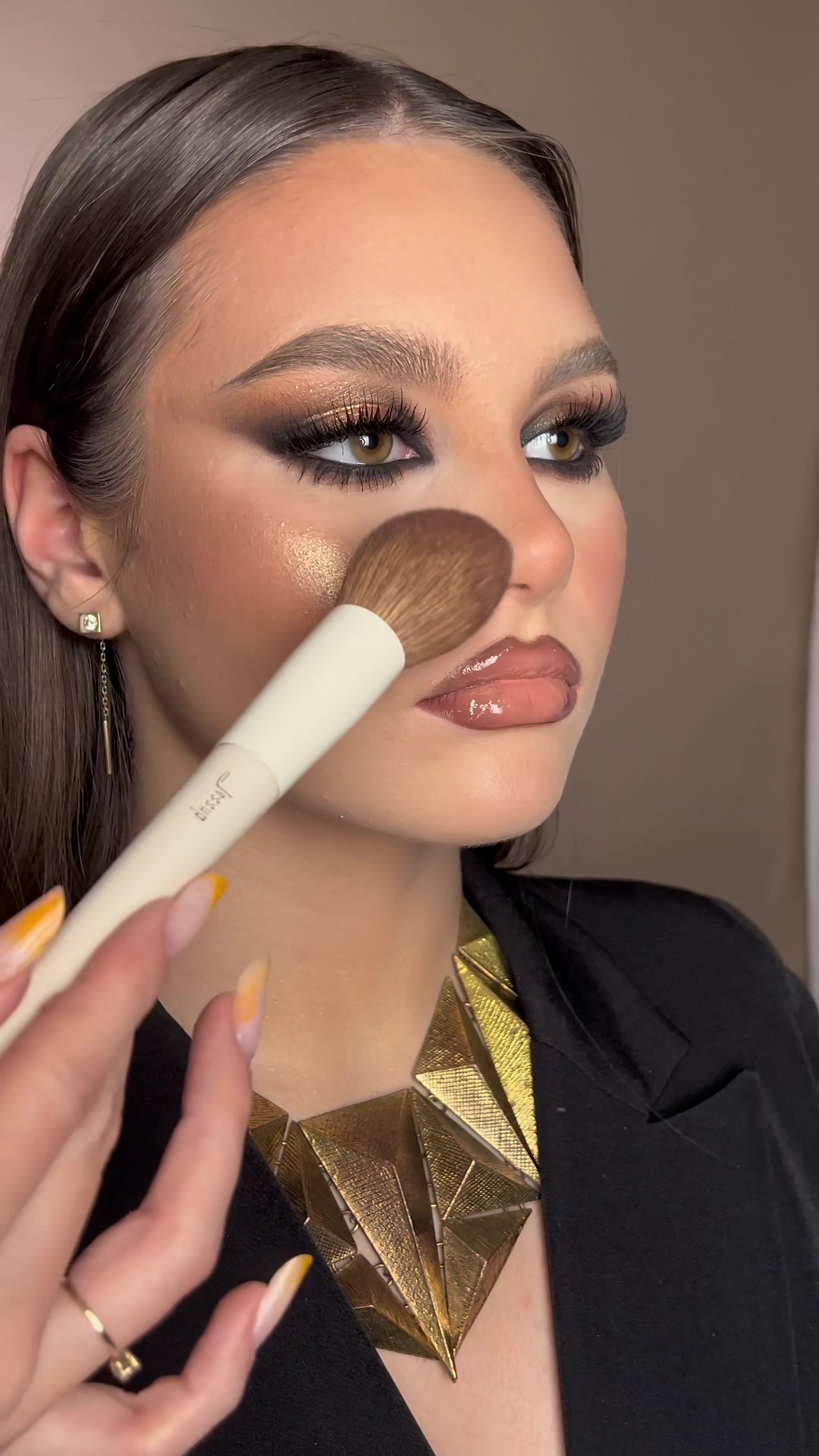 @Elena Caranfil Make-up Trainer