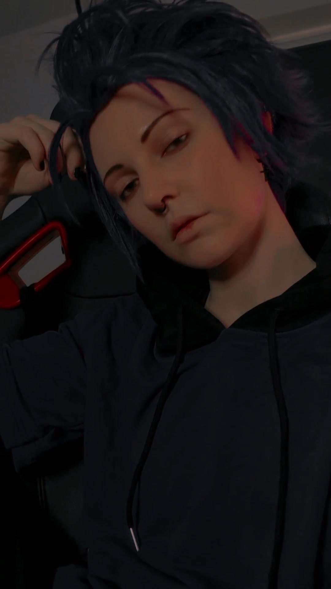 @V!