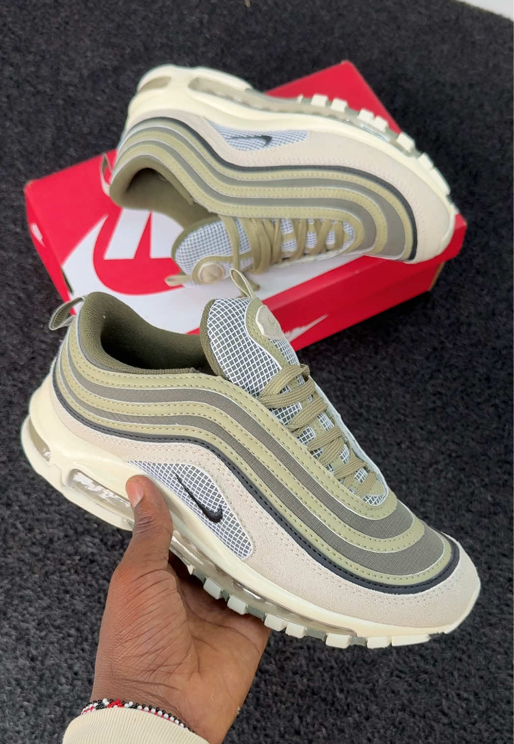 @NAIROBI SNEAKERS™️