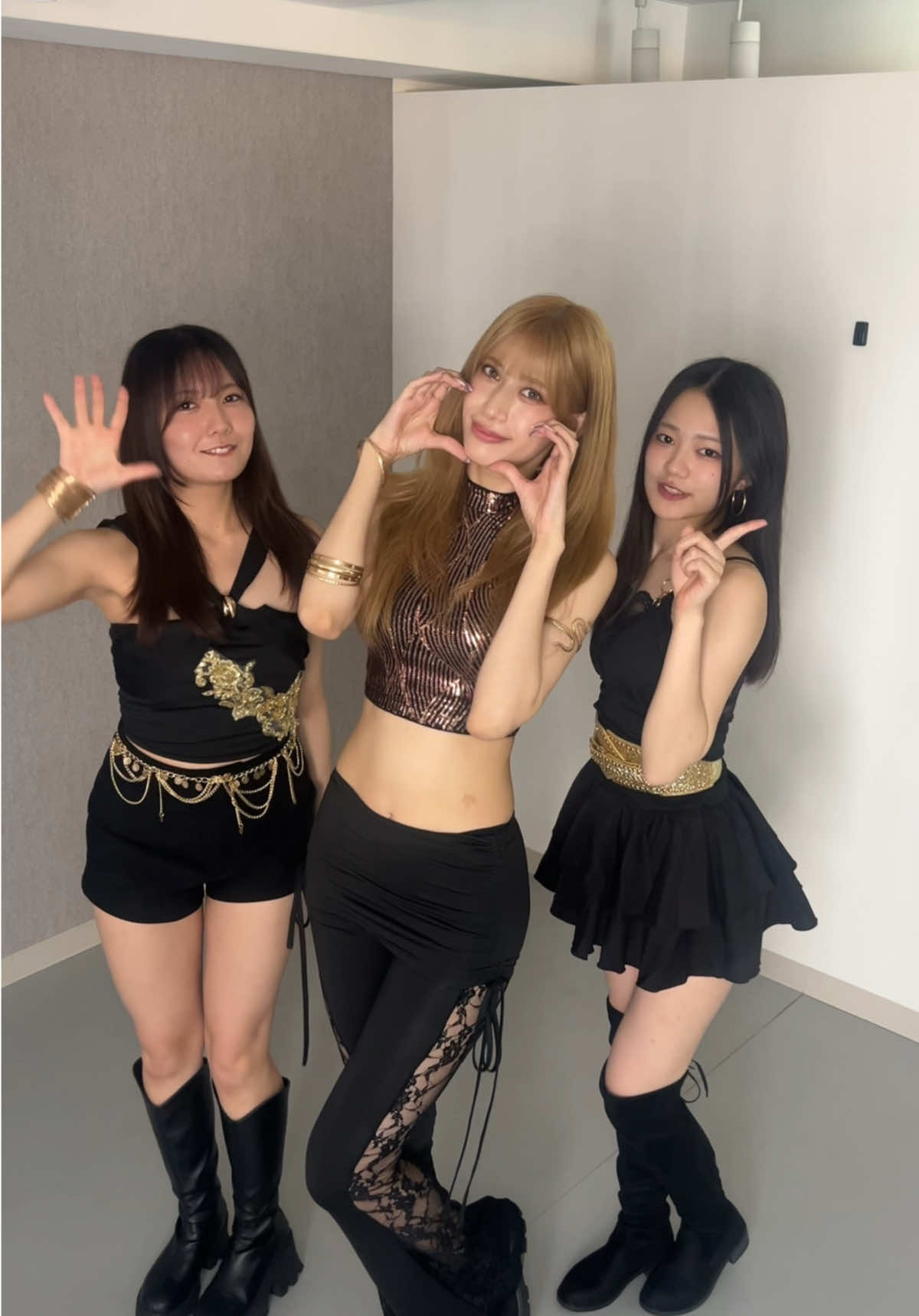 @ARISA(X3NA)👑🖤