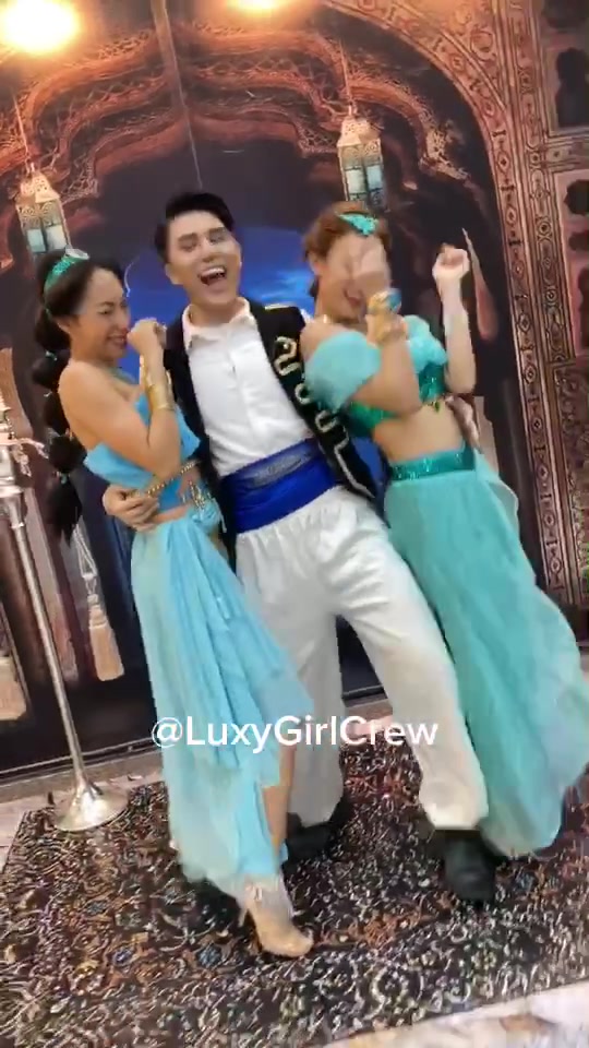 @LuxyGirls