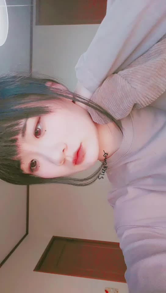 @泉 まゆな