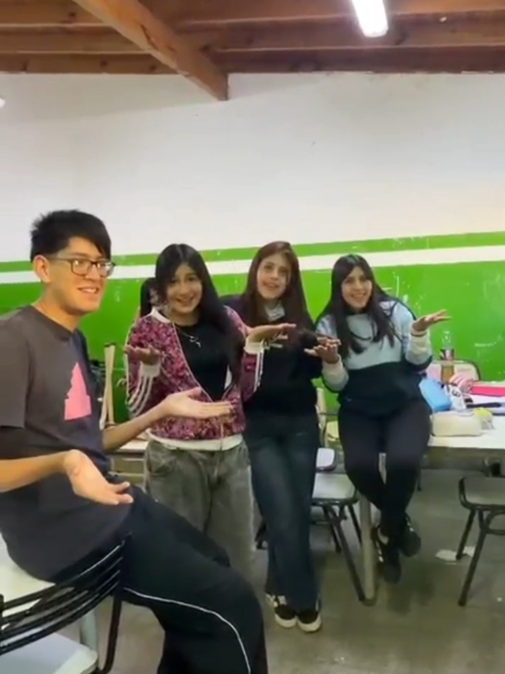 @๐๐ณ๐ฐ๐ฎ๐ฐ ๐ค๐ข๐ค๐จ