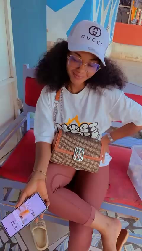 @vicky