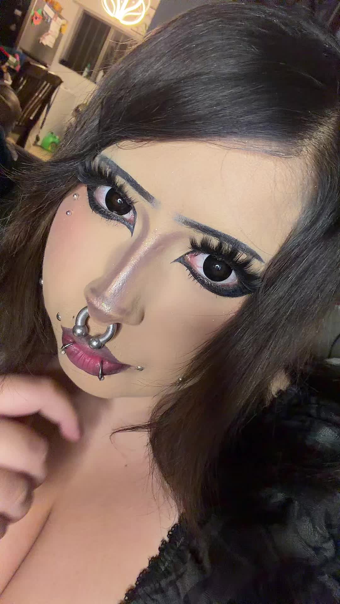 @☣︎