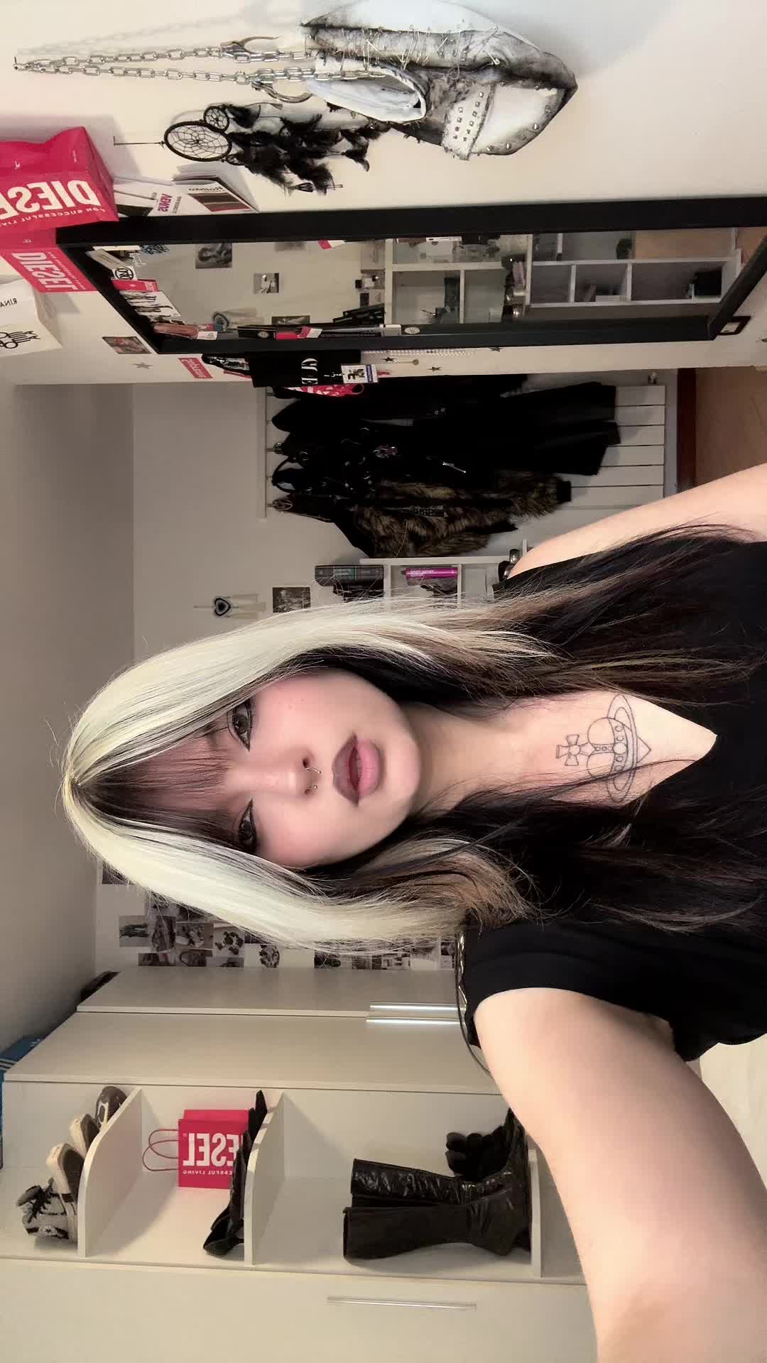 @lauralannii