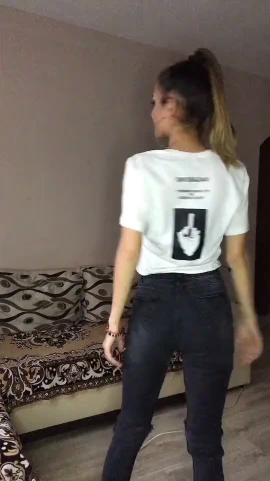 @Andreeacb