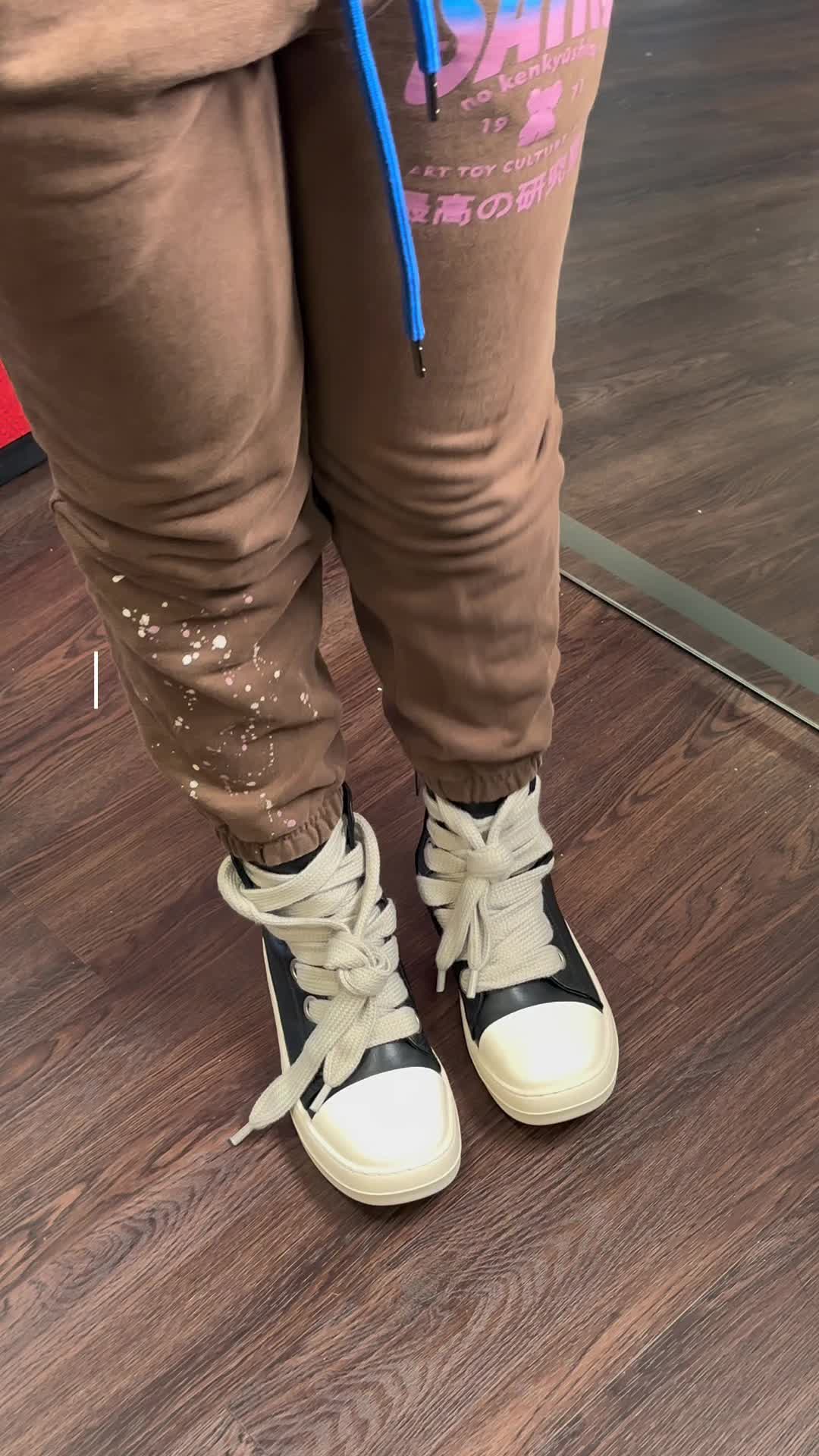 @Livebreely