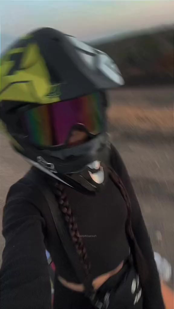 @🌚