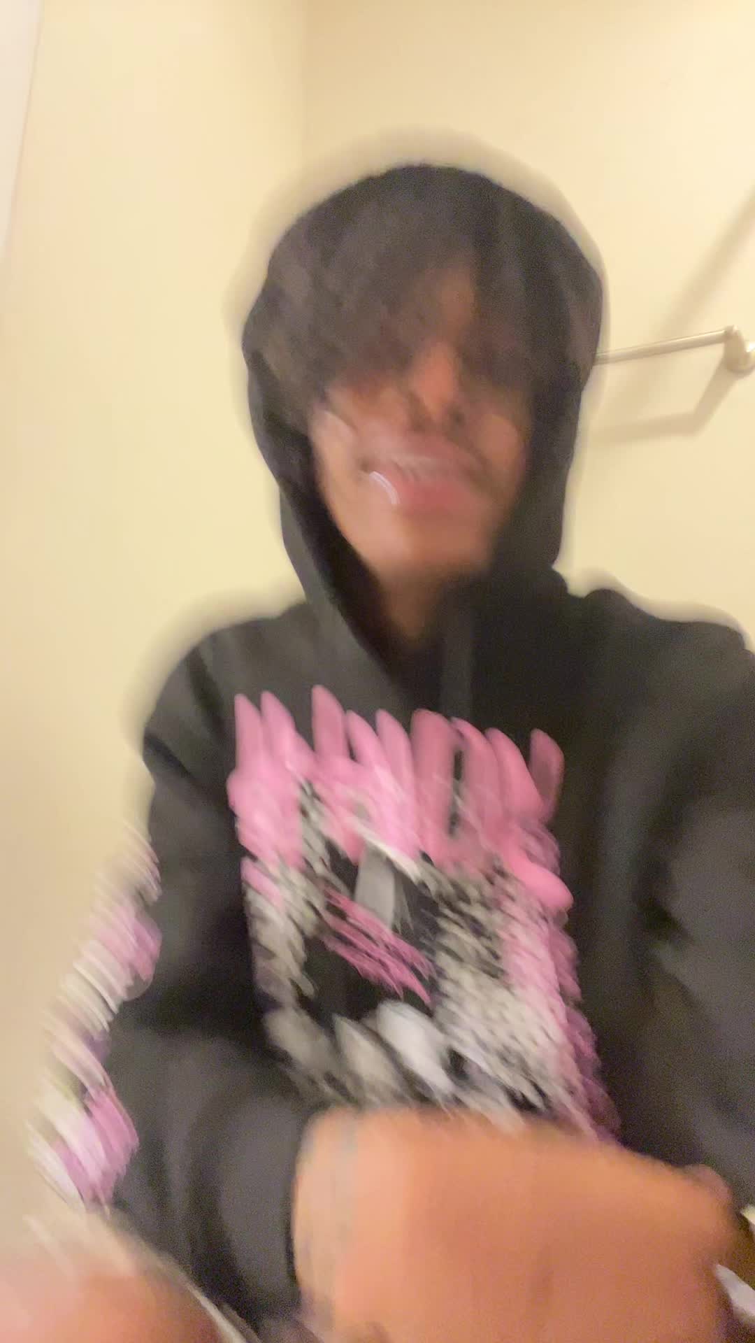 @looktrayagain